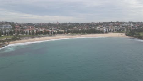 Costa-Vacía-De-La-Playa-De-Coogee-En-Los-Suburbios-Del-Este-De-Sydney