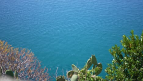 Kristallklares-Meerwasser-In-Italien