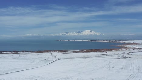 Vista-Aérea-Del-Lago-Beysehir,-Konya-Turquía-Durante-El-Invierno