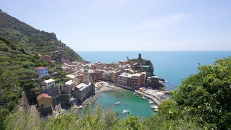 One-of-the-five-beautiful-villages-of-cinque-terre-with-colorful-houses-on-a-cliff-by-the-sea