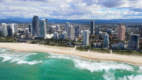 Turquoise-Blue-Water-And-White-Sandy-Beach-At-Broadbeach-Suburb-In-The-City-Of-Gold-Coast,-Australia