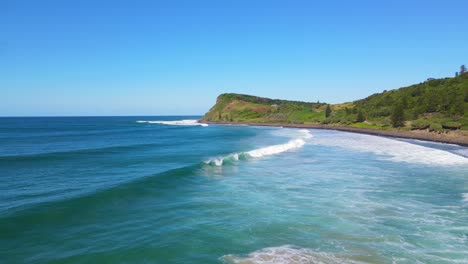Lennox-Point---Lennox-Headland-At-Summer-With-Blue-Ocean-Waves-In-New-South-Wales,-Australia