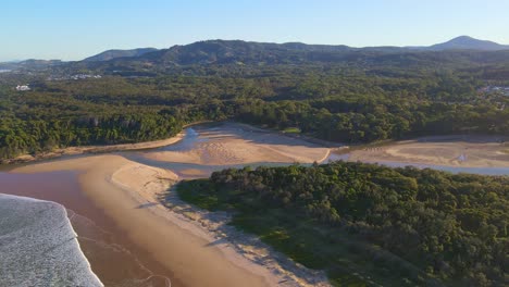 Malerische-Landschaft-Von-Moonee-Creek,-Strand,-Berg-Und-Naturschutzgebiet-In-Moonee-Beach,-Nsw,-Australien