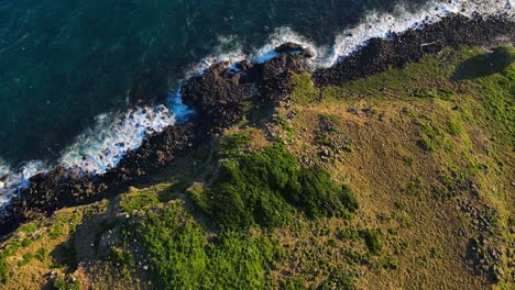 Bird's-Eye-View-Of-The-Cliff-Of-Cook-Island-In-New-South-Wales,-Australia