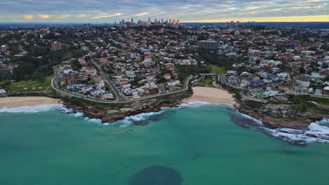 Scenery-Of-Eastern-Suburbs-At-The-Waterfront-of-Bronte-And-Tamarama-Beach-In-Australia