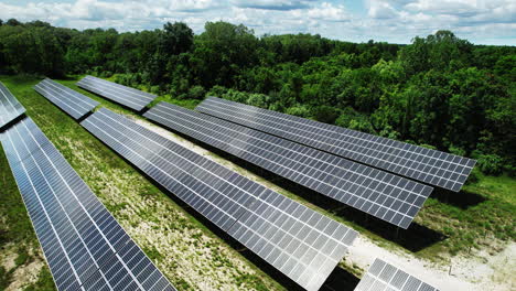Solar-panels-in-the-midwest