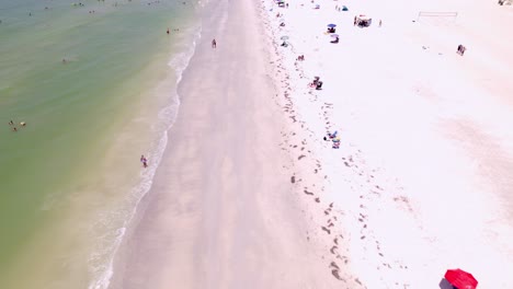 Drone-shot-of-Saint-Pete-Beach-Florida-in-the-summertime