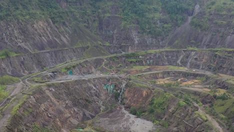 Una-Antigua-Mina-De-Cobre-En-Bougainville,-Papúa-Nueva-Guinea,-Era-Propiedad-Y-Estaba-Operada-Por-Bougainville-Copper-Ltd,-Una-Subsidiaria-De-Rio-Tinto