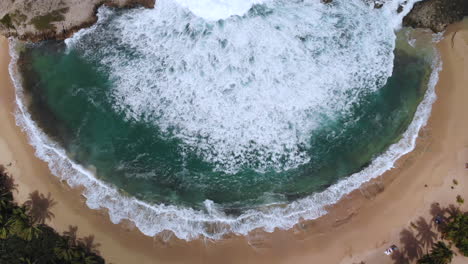 Mar-Chiquita-Beach-Fällt-Mit-Einer-Drohne-In-4k-Herunter