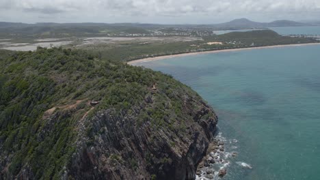 Picturesque-View-Of-Capricorn-Coastline-And-Keppel-Bay-From-Bluff-Point-Of-Turtle-Lookout