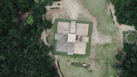 Top-Down-Mayan-Ruins-Chichen-Itza-Aerial-Jungle-Peoples