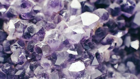 Footage-of-amazing-flashing-Violet-Crystal-cluster-close-up
