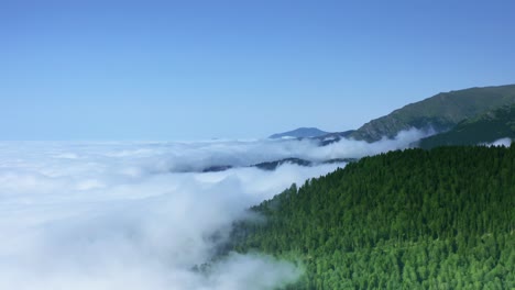 Wolkenmeer-Landschaft-Vom-Berg-über-Der-Wolke