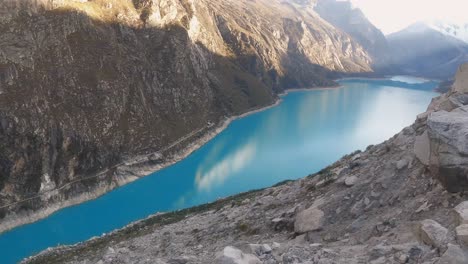 panoramic-view-above-the-Lake-Paron,-Pyramid-Mountain,-Andean-Cordillera-in-Peru-Huascaran-National-Park,-Peruvian-Hiking-Destination