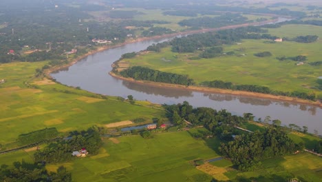 Fliegen-über-Ländliche-Dörfer-Und-Endlose-Reisfelder-Am-Rande-Von-Sylhet