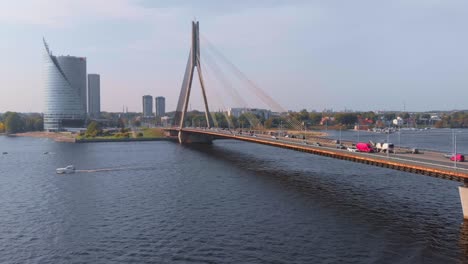 Kabel-Pendeln-Vansu-Brücke-Daugava-Fluss-Riga