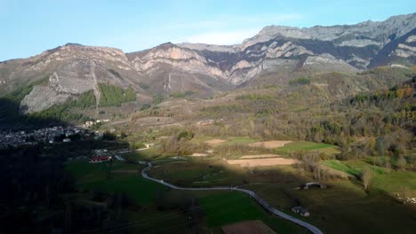 Maravilloso-Paisaje-Montañoso-En-Entracque,-Valle-Gesso-Cerca-De-Cuneo,-Italia