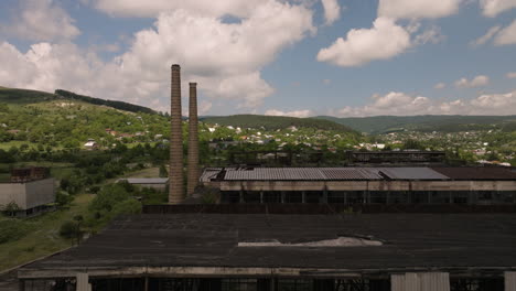 Obsolete-smokestacks-from-old-factory-that-remember-the-industrial-revolution