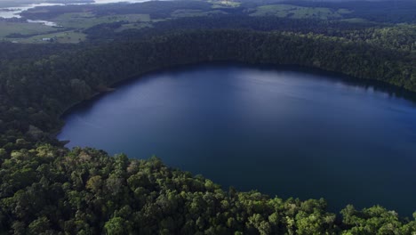 Hermoso-Lago-Azul-Grande-Eacham-De-Australia---Antena