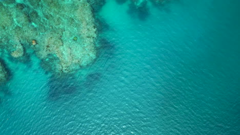 Vogelperspektive-über-Großes-Korallenriff-In-Der-Nähe-Von-Isle-Of-Pines,-Neukaledonien