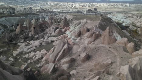 Astonishing-Hoodoos-In-The-Valley-Of-Goreme-In-Cappadocia,-Turkey