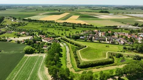 Retranchement,-Ein-Malerisches-Dorf-In-Den-Niederlanden-Nahe-Der-Belgischen-Grenze