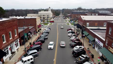 Calle-De-Un-Pequeño-Pueblo-En-El-Centro-De-Mocksville-Carolina-Del-Norte