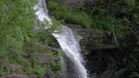 Slow-motion-shot-of-the-waterfall-at-Kaaterskill-Falls,-New-York