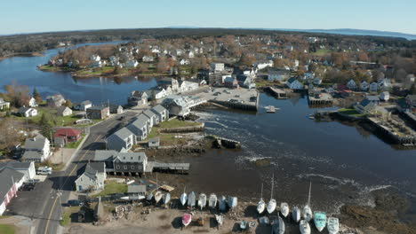 Aerial-Fly-Over-Drone-Footage-over-Vinalhaven-Downtown,-Fox-Islands,-Knox-County,-Maine,-USA