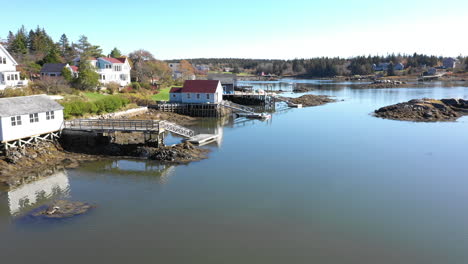 Aerial-High-Fly-Over-Drone-Footage-over-Maine-Coast-of-Vinalhaven,-Fox-Islands,-Knox-County-Maine,-USA