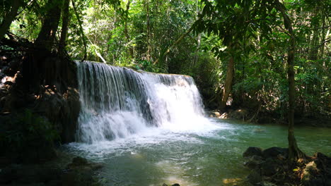 Hermosa-Cascada-Huay-Mae-Kamin-En-Kanchanaburi-En-Tailandia