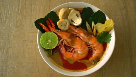-Spicy-Sour-Soup-with-Shrimp