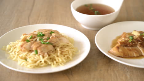 roast-chicken-noodle---Asian-food-style