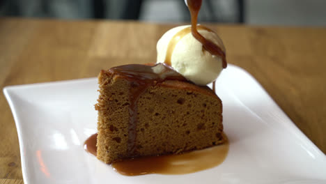 cake-with-vanilla-ice-cream-with-toffee-caramel-sauce