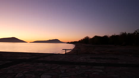 Epischer-Schuss-Eines-Goldenen-Sonnenuntergangs-In-Griechenland