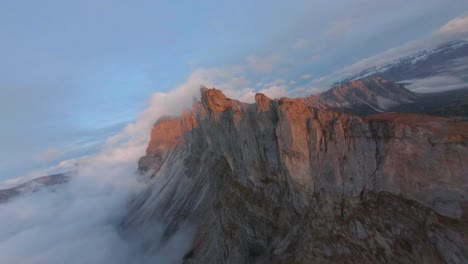 Seceda-Dolomites,-Northeastern,-Italy---Fantastic-view-of-the-towering-limestone-ranges---Drone-footage