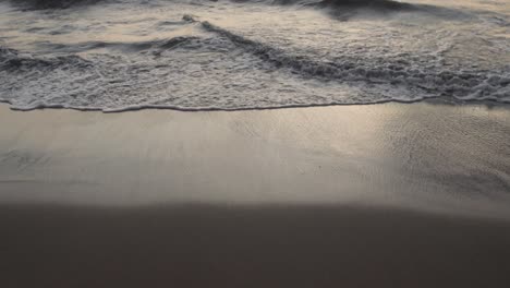 Slow-motion-soft-waves-crashing-on-the-beach-in-Kihei-Hawaii