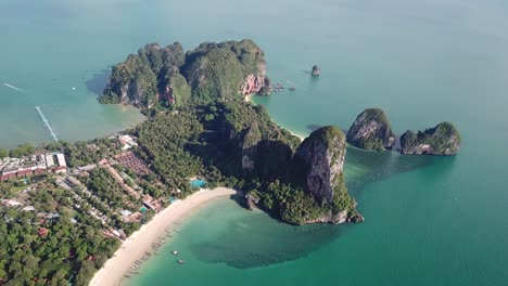 Atemberaubende-Natur-Der-Thailändischen-Küste
