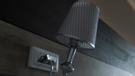 turn-on-and-turn-off-a-lamp