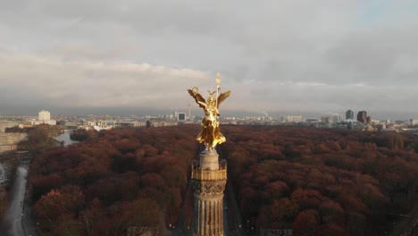 Victory-Column-Großer-Stern,-Berlin-close-up-with-a-drone-at-4k-24fps-in-a-beautiful-afternoon-of-Christmas-in-Berlin-Germany