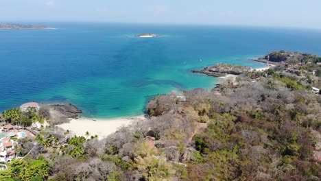 Panama-Im-Februar-Drohnenaufnahmen-Der-Insel-Contadora-Mit-Stränden,-Sand,-Meer,-Blauem-Himmel-Und-Entspannenden-Zeiten