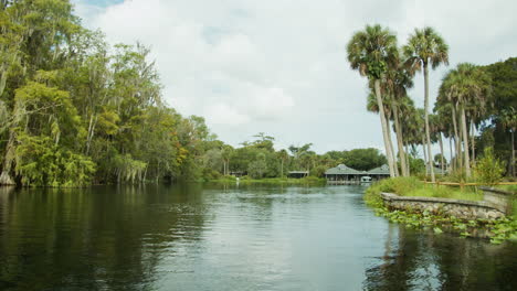 Sailing-along-the-River-at-Silver-Springs-in-Florida,-USA