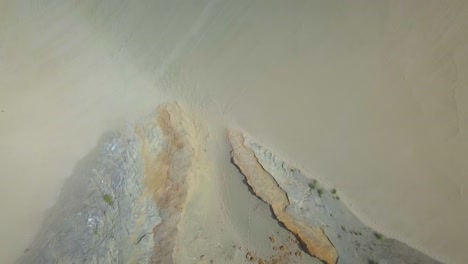 Sandboarder-Aus-Der-Vogelperspektive-Bei-Den-Riesigen-Sanddünen-In-Neuseeland