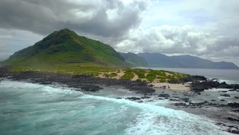 Kaena-Point-Es-La-Punta-Más-Al-Noroeste-De-La-Isla-Hawaiana-De-Oahu-A-Lo-Largo-De-Una-Ruta-De-Senderismo-Con-Hermosas-Vistas-Del-Paisaje-Del-Océano-Pacífico