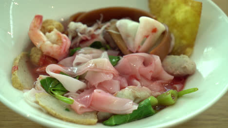 Pink-seafood-flat-noodles