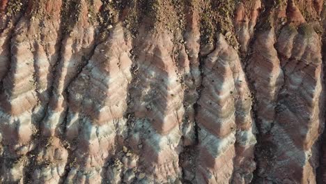 Abstrakte-Luftaufnahme-Typischer-Sandsteinschichten-In-Felsformationen-In-Der-Wüste-Von-Utah,-USA