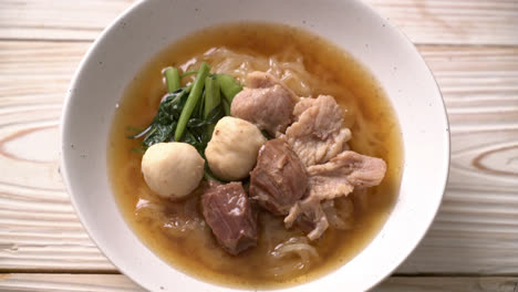 Braised-pork-noodles-bowl-with-meat-ball