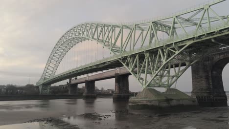 Runcorn-Silver-Jubilee-Bridge-Vista-Aérea-Al-Amanecer