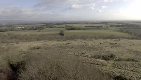 Idyllische-Britische-Landwirtschaft-Wiesen-Landschaft-Felder-Luftbild-über-Die-Panoramische-Landschaft