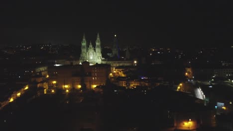 Vista-Aérea-Nocturna-De-La-Catedral-De-Santiago-De-Compostela